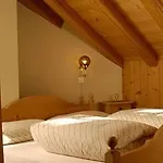 Casa Toedi Restaurant Kro Trun