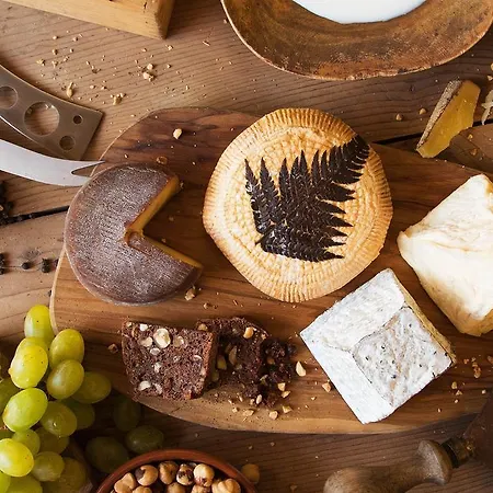 Casa Toedi Restaurant Мини-отель Trun