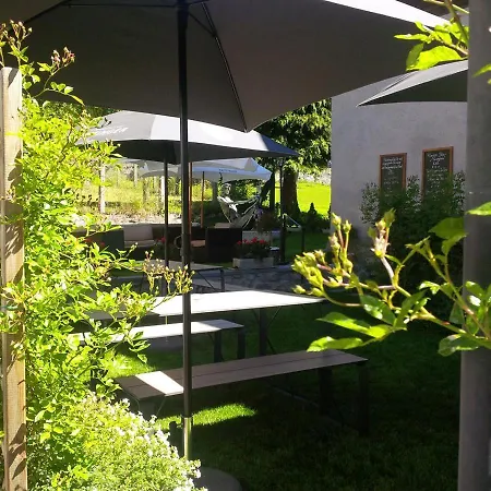 Casa Toedi Restaurant Мини-отель Trun