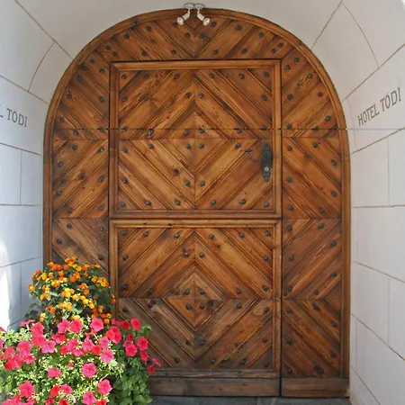 Casa Toedi Restaurant 3*